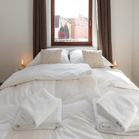Koje Eins I Grosses Apartment Mit 2 Schlafzimmern Бремерхавен Екстериор снимка