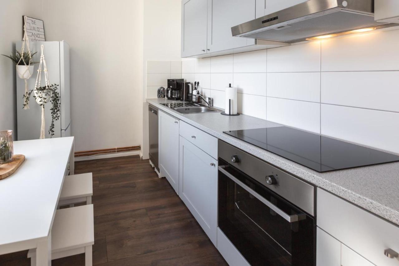 Koje Eins I Grosses Apartment Mit 2 Schlafzimmern Бремерхавен Екстериор снимка