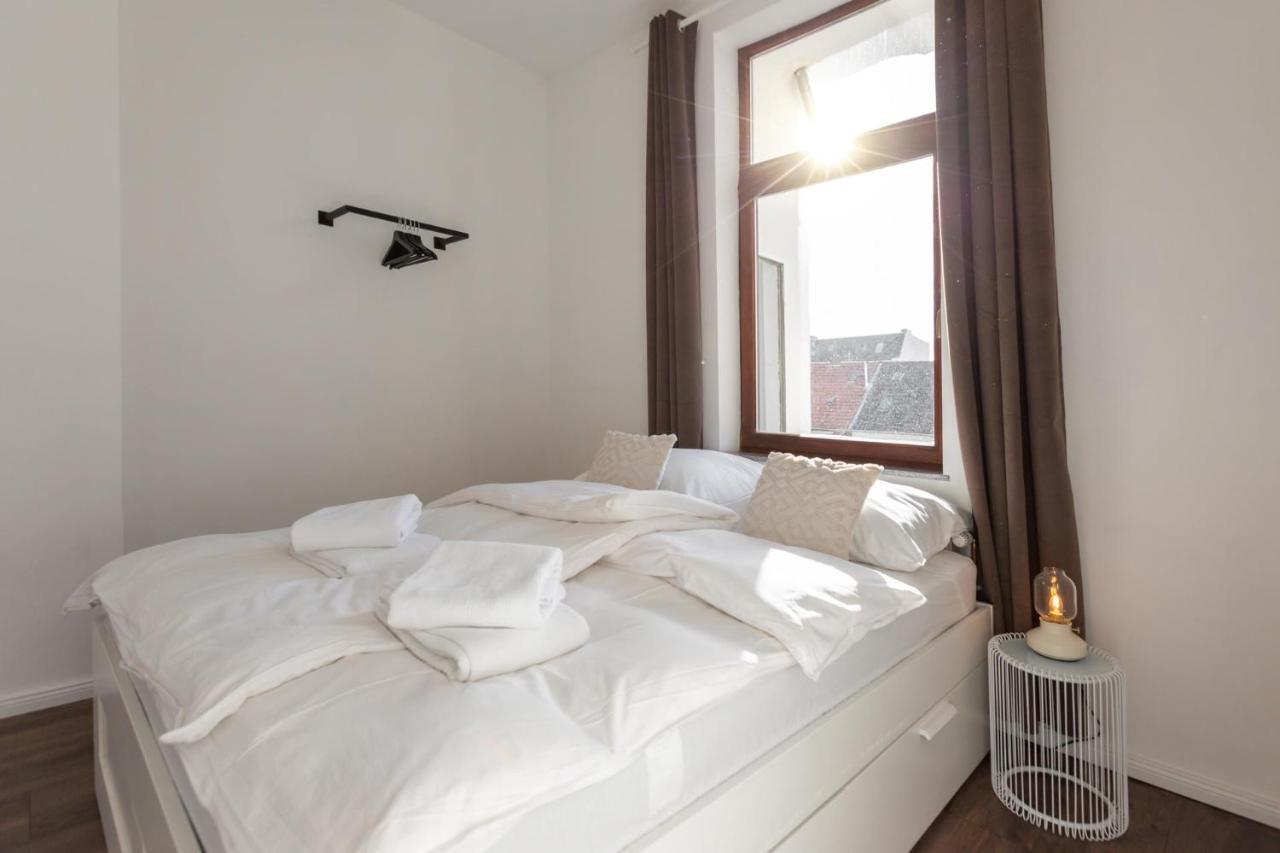 Koje Eins I Grosses Apartment Mit 2 Schlafzimmern Бремерхавен Екстериор снимка